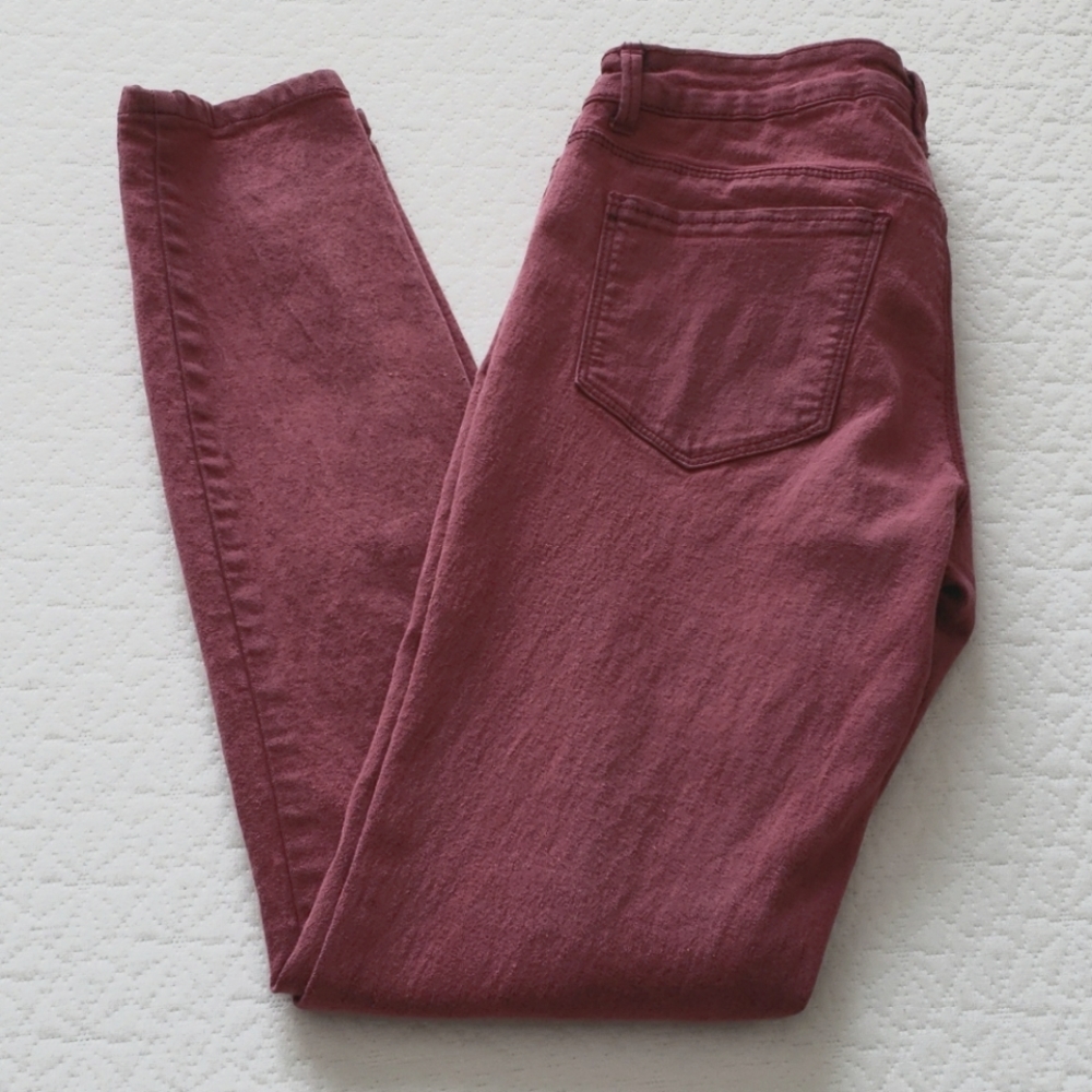 🦚EUC Maroon Jeggings